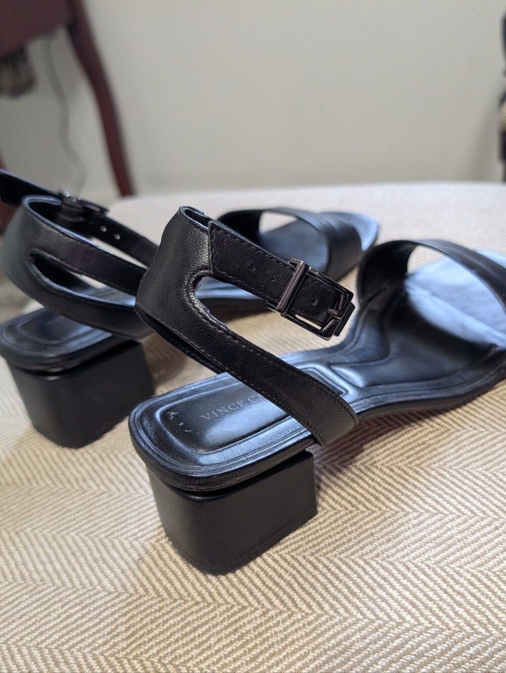 Vince Camuto Black Leather Sandals Size 8.5 - Picture 2 of 5